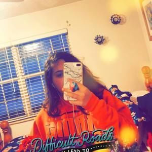 Meet your Posher, Stella